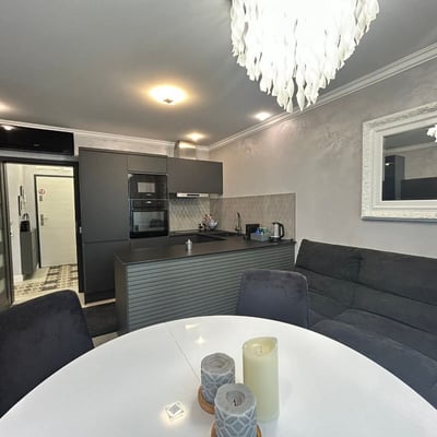 Vermietung luxuriöser 3-Zimmer-Apartments im Komplex Azur Premium, Varna, Bulgarien